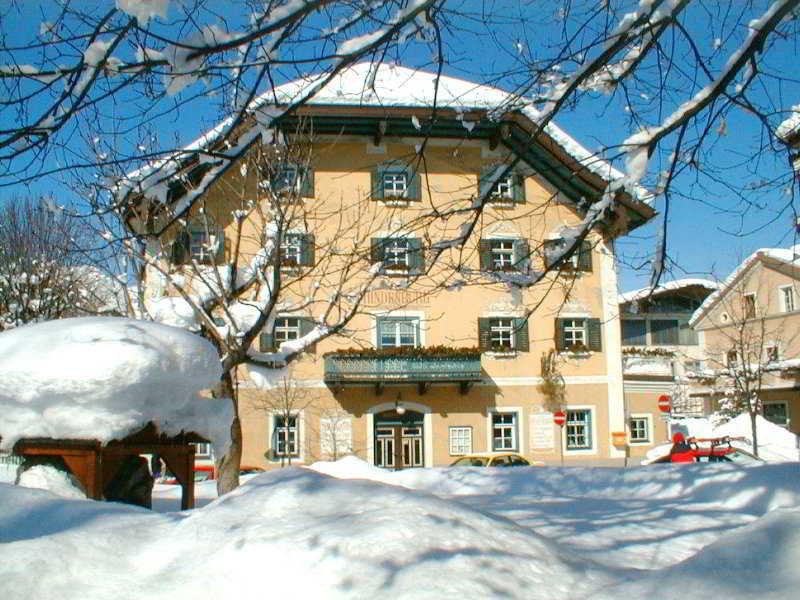 Hotel Die Hindenburg Saalfelden Exterior photo